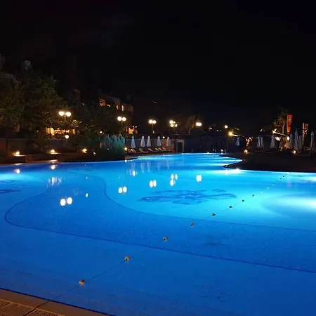 아파트 In The Picturesque Oasis &