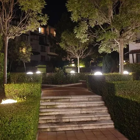 In The Picturesque Oasis & * 로제넷츠