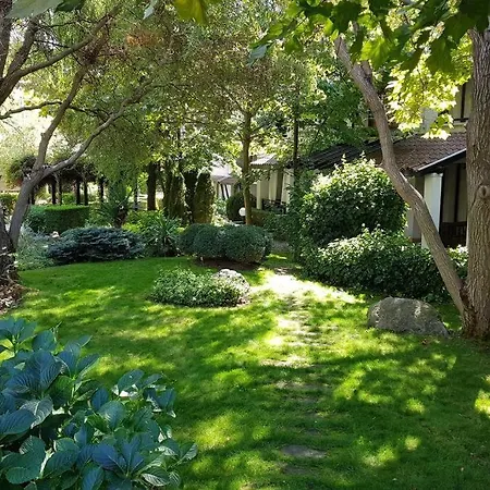 In The Picturesque Oasis & 아파트
